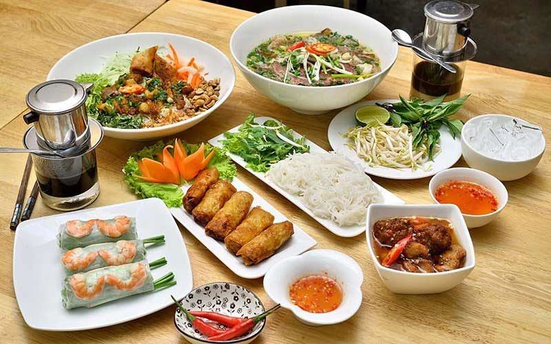 Những món ăn ngon nhất Việt Nam được lên báo Tây